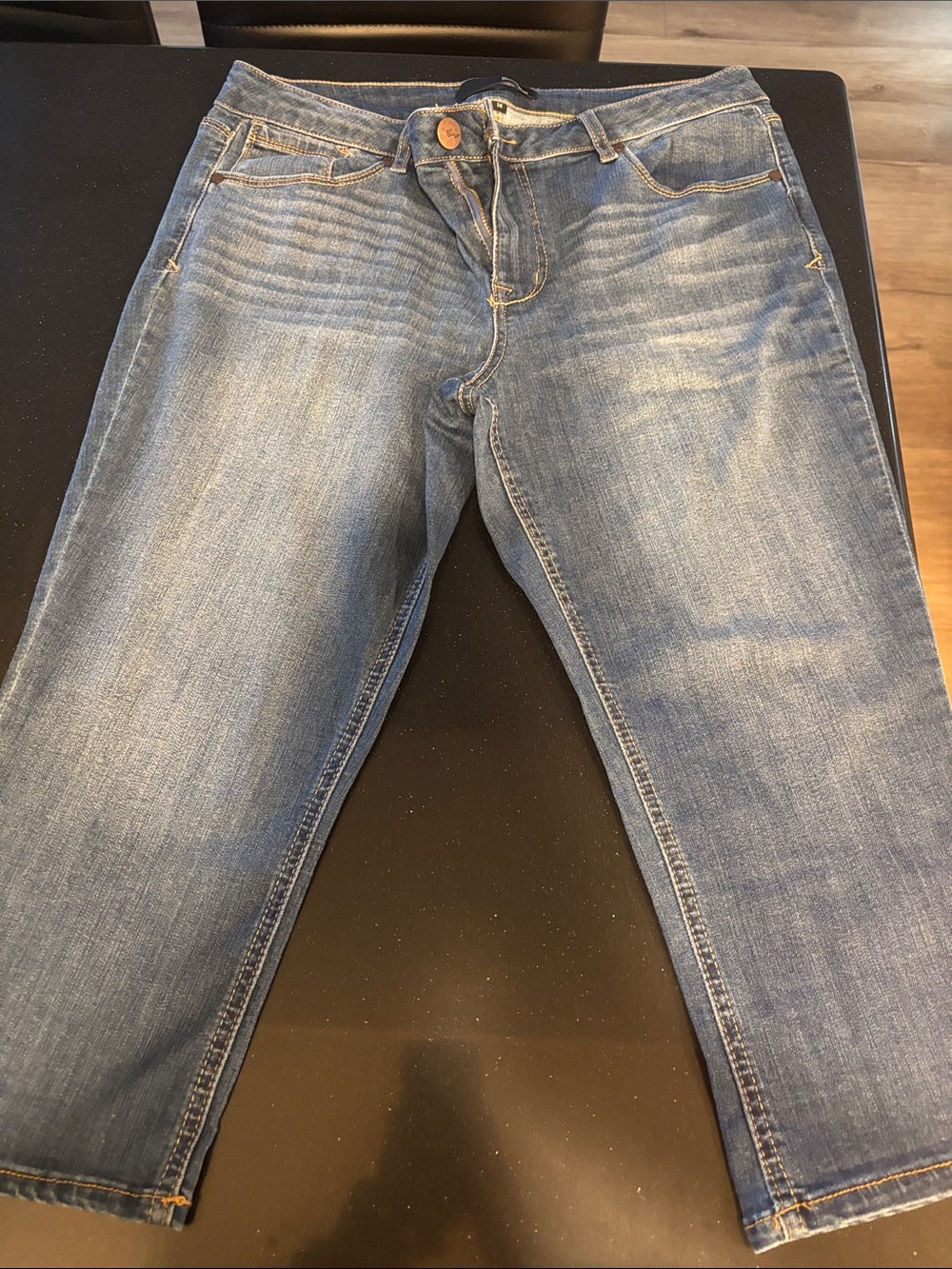1822 Denim Relaxed Fit Light Blue capris jeans